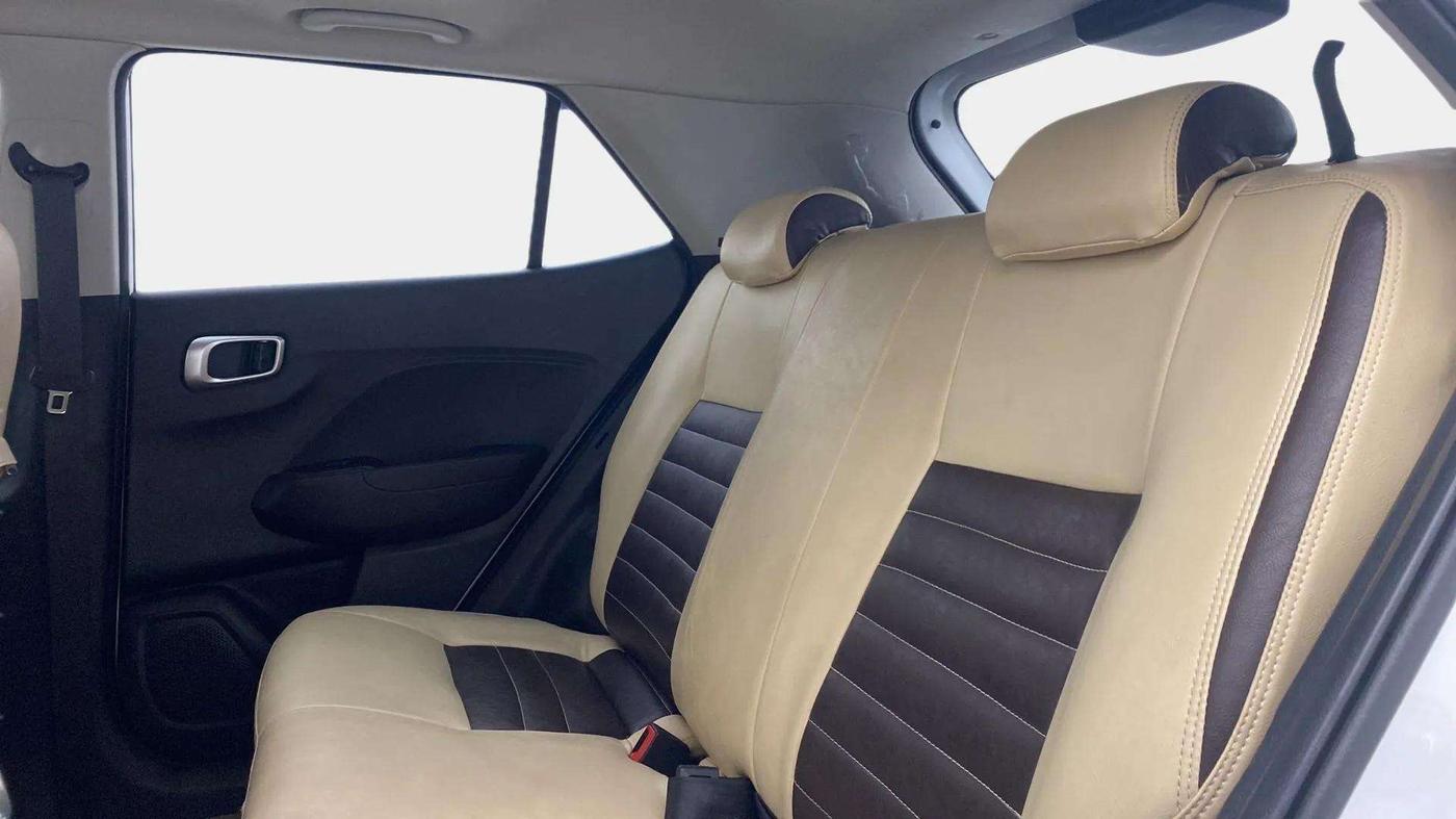 2021 Hyundai VENUE SX 1.0 TURBO, Petrol, Manual, 53,601 km, Right Side Rear Door Cabin