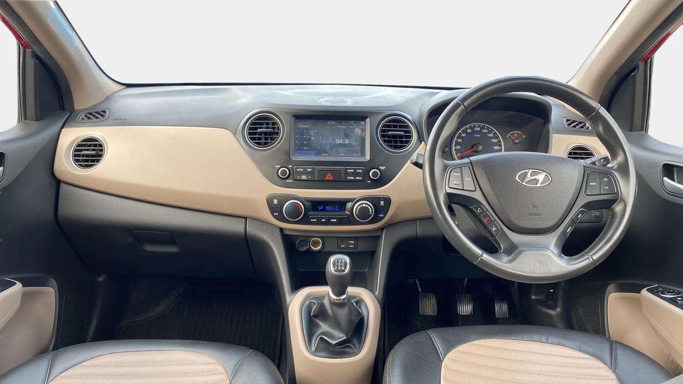 2017 Hyundai Grand i10 ASTA 1.2 KAPPA VTVT, Petrol, Manual, 32,334 km, Dashboard