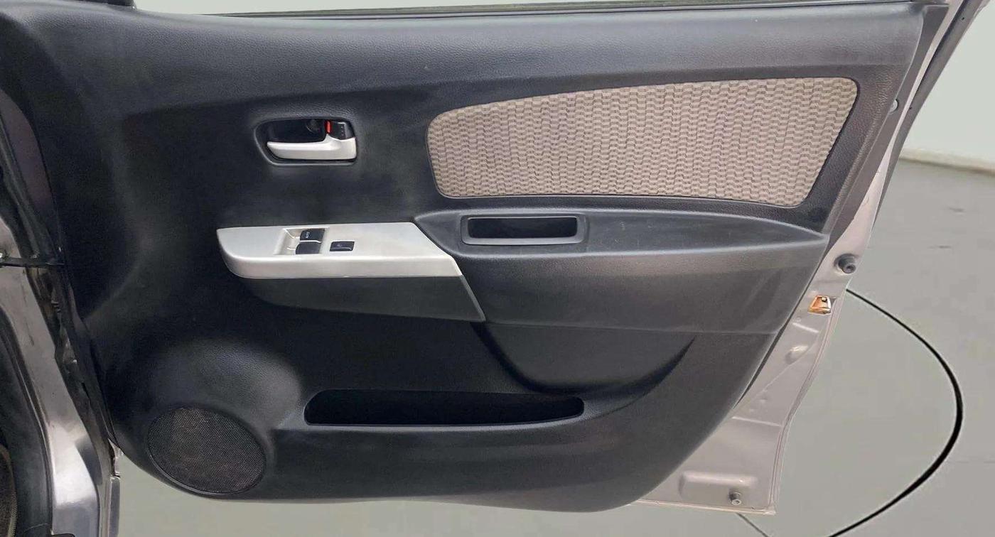2014 Maruti Wagon R 1.0 LXI, Petrol, Manual, 32,735 km, Driver Side Door Panels Control