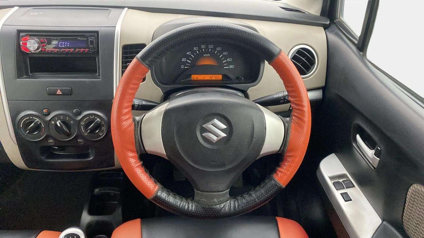 2014 Maruti Wagon R 1.0 LXI, Petrol, Manual, 32,735 km, Steering Wheel Close Up