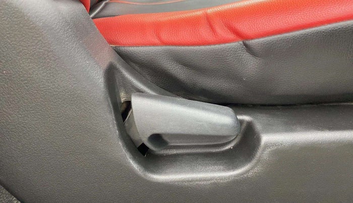 2014 Maruti Wagon R 1.0 LXI, Petrol, Manual, 32,735 km, Driver Side Adjustment Panel
