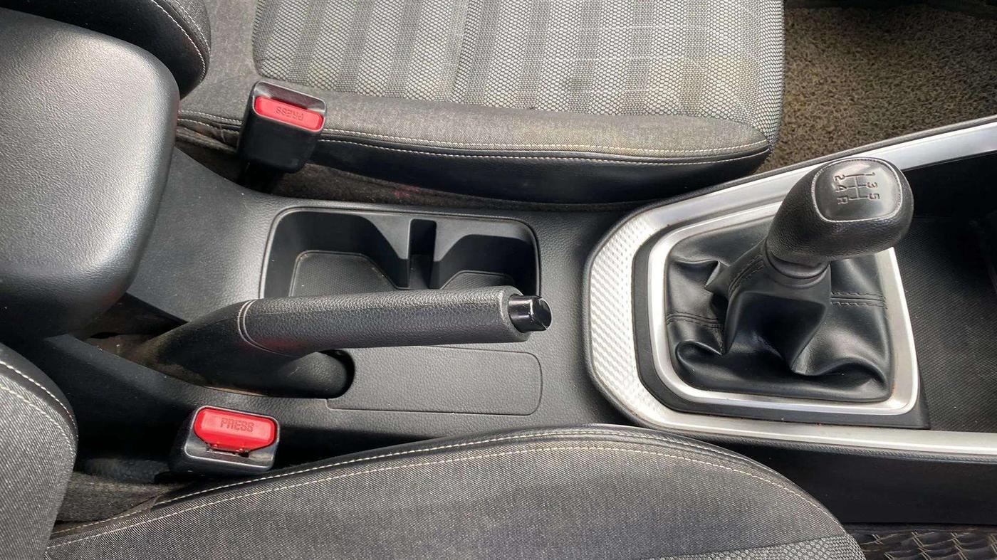 2022 KIA SONET HTK PLUS 1.2, Petrol, Manual, 20,781 km, Gear Lever