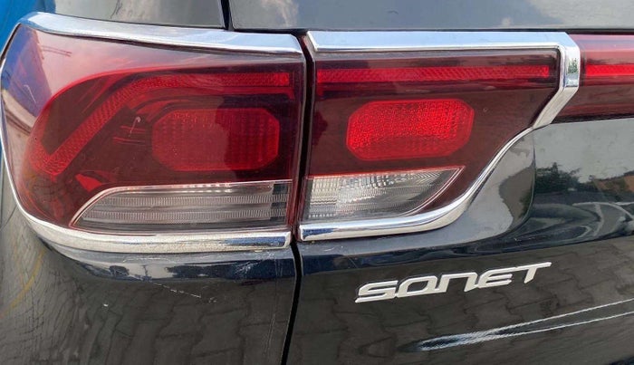 2022 KIA SONET HTK PLUS 1.2, Petrol, Manual, 20,781 km, Left tail light - Minor scratches