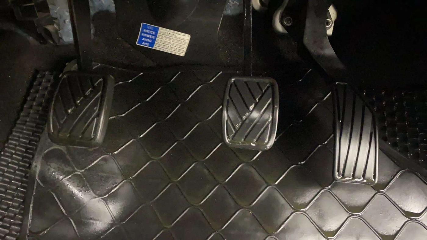 2017 Maruti Swift VXI O, Petrol, Manual, 55,867 km, Pedals