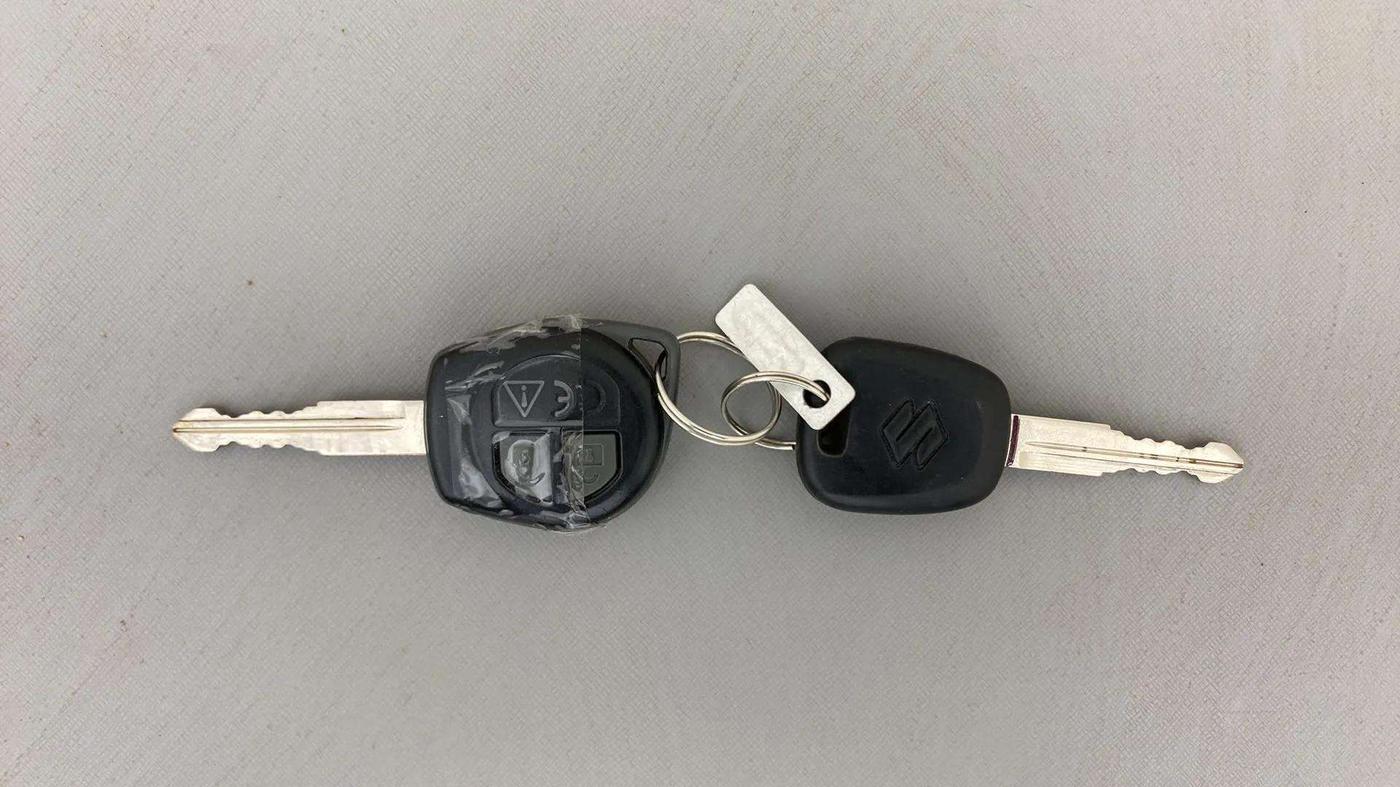 2020 Maruti S PRESSO VXI PLUS AMT, Petrol, Automatic, 16,989 km, Key Close Up