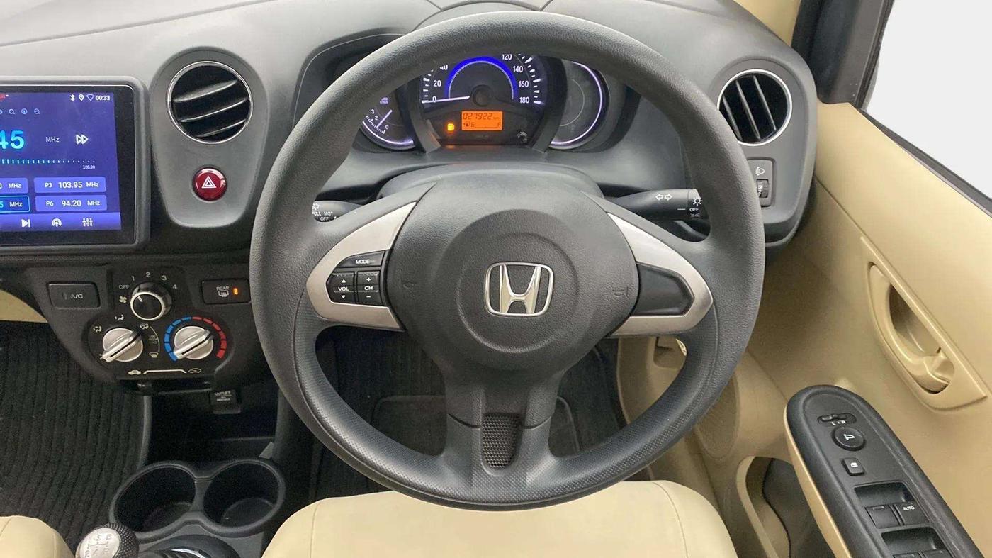 2015 Honda Brio S MT, Petrol, Manual, 28,235 km, Steering Wheel Close Up