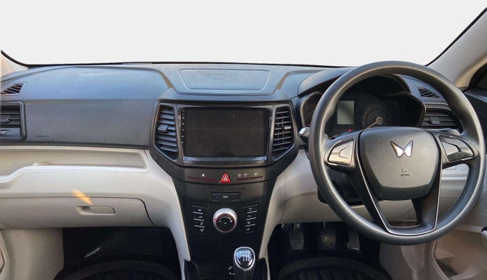 2023 Mahindra XUV300 W4 1.2 PETROL, Petrol, Manual, 11,243 km, Dashboard