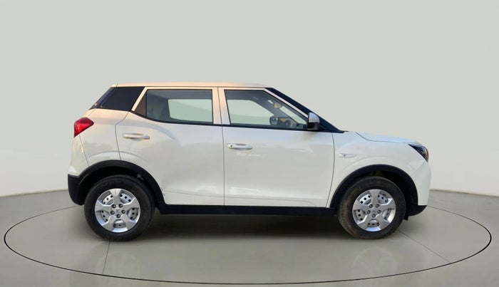 2023 Mahindra XUV300 W4 1.2 PETROL, Petrol, Manual, 11,243 km, Right Side View