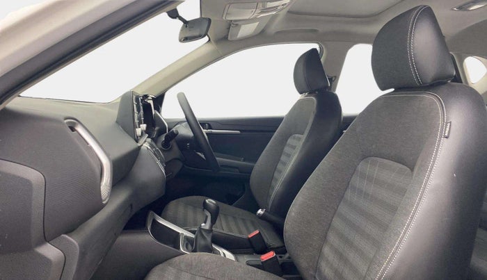 2022 KIA SONET HTK PLUS 1.0 IMT, Petrol, Manual, 38,932 km, Right Side Front Door Cabin