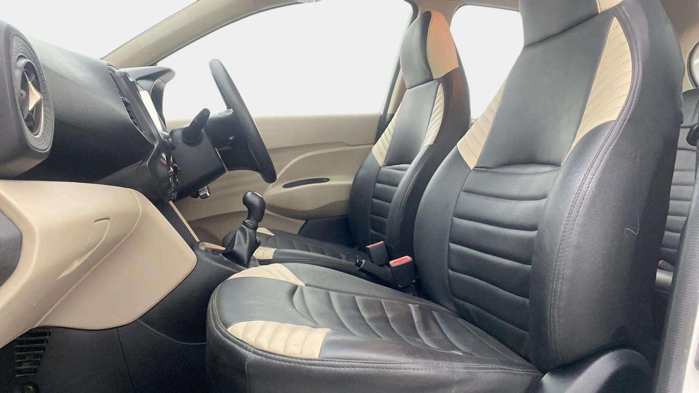 2018 Hyundai NEW SANTRO MAGNA CNG, CNG, Manual, 70,660 km, Right Side Front Door Cabin
