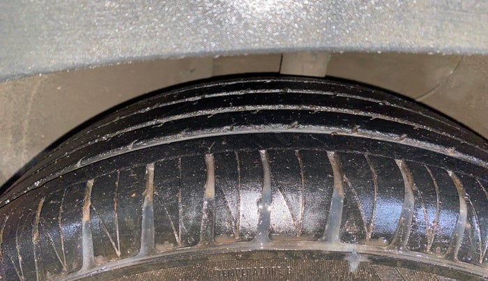 2022 KIA SONET HTK PLUS 1.2, Petrol, Manual, 66,706 km, Left Front Tyre Tread