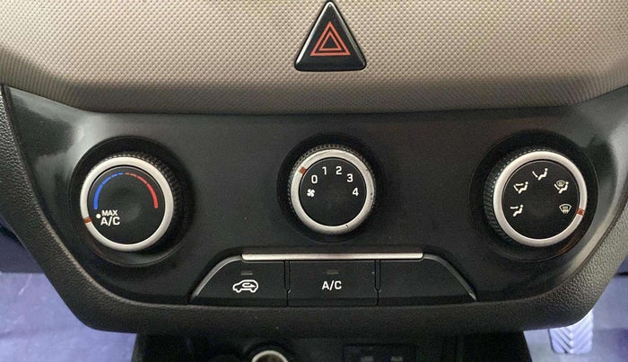 2017 Hyundai Creta E PLUS 1.6 PETROL, Petrol, Manual, 58,326 km, AC Unit - Front vent has minor damage