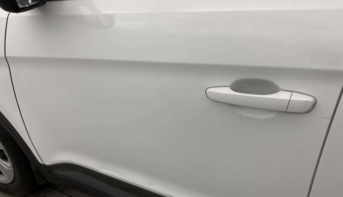 2017 Hyundai Creta E PLUS 1.6 PETROL, Petrol, Manual, 58,326 km, Front passenger door - Minor scratches