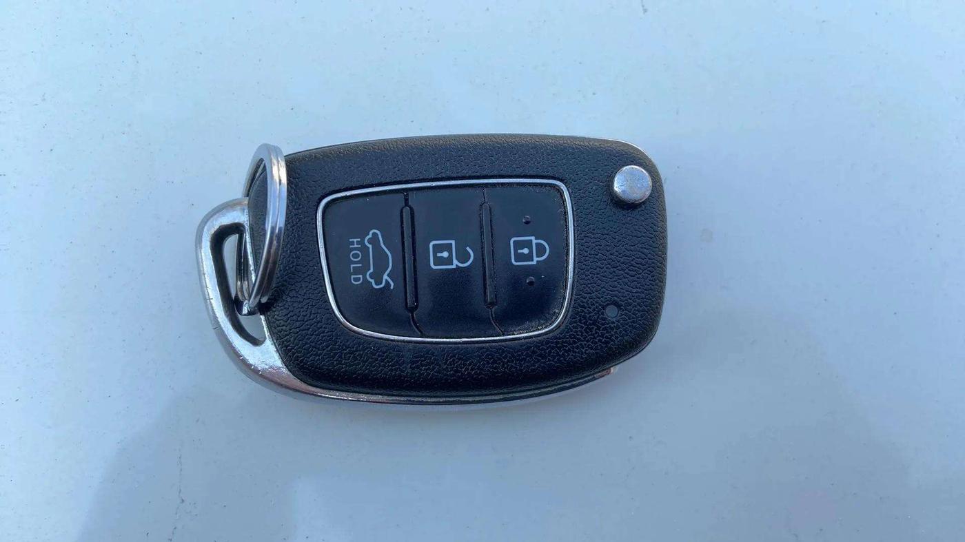 2018 Hyundai New Elantra 1.6 S MT DIESEL, Diesel, Manual, 1,16,143 km, Key Close Up