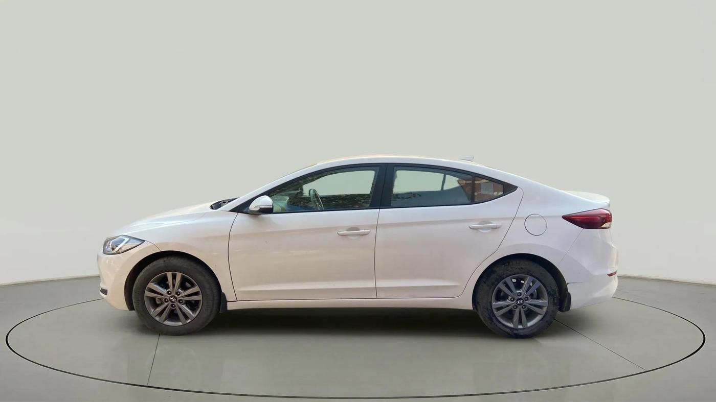 2018 Hyundai New Elantra 1.6 S MT DIESEL, Diesel, Manual, 1,16,143 km, Left Side