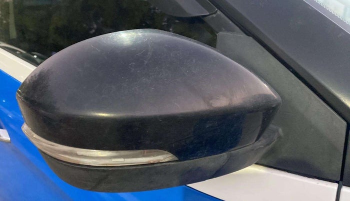 2020 Tata NEXON XE PETROL, Petrol, Manual, 40,339 km, Right rear-view mirror - Indicator light has minor damage