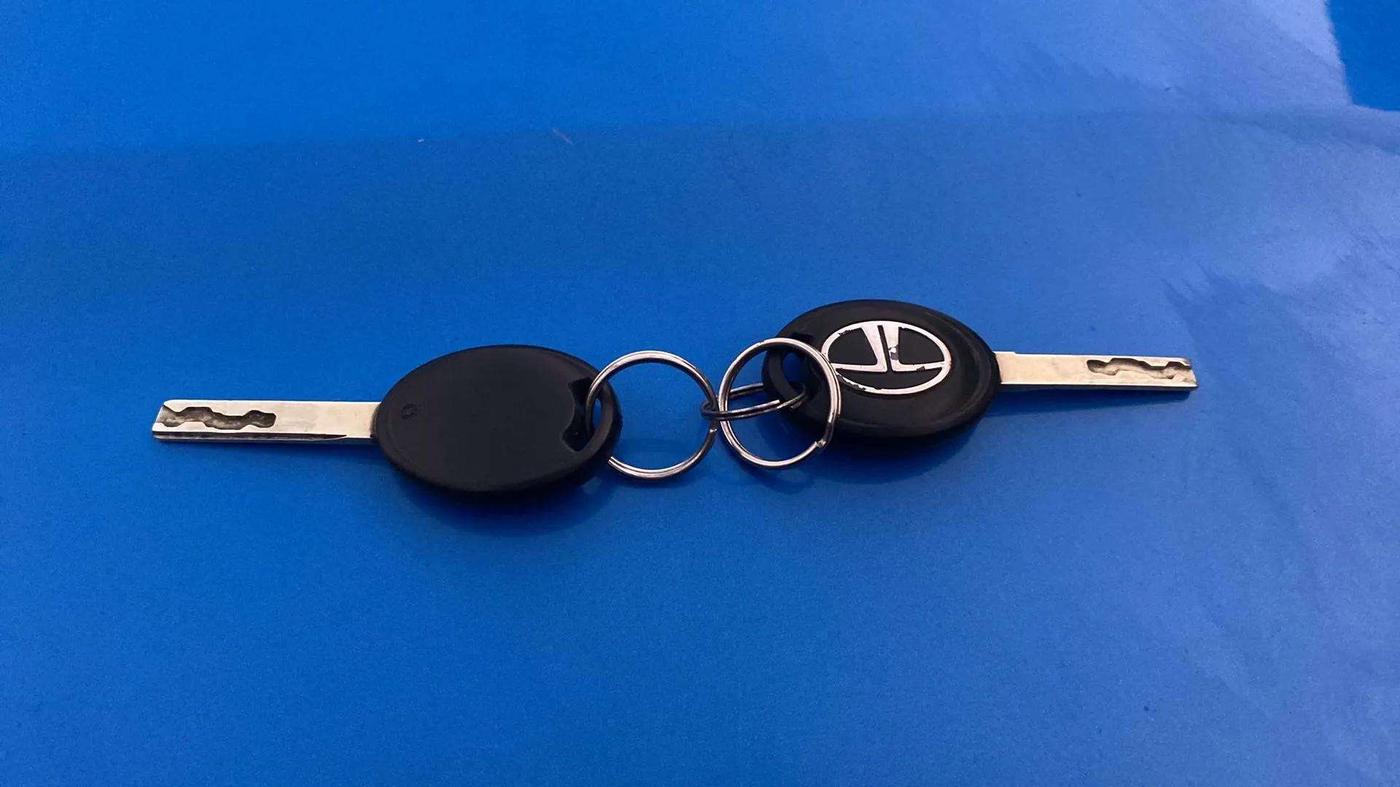 2020 Tata NEXON XE PETROL, Petrol, Manual, 40,370 km, Key Close Up
