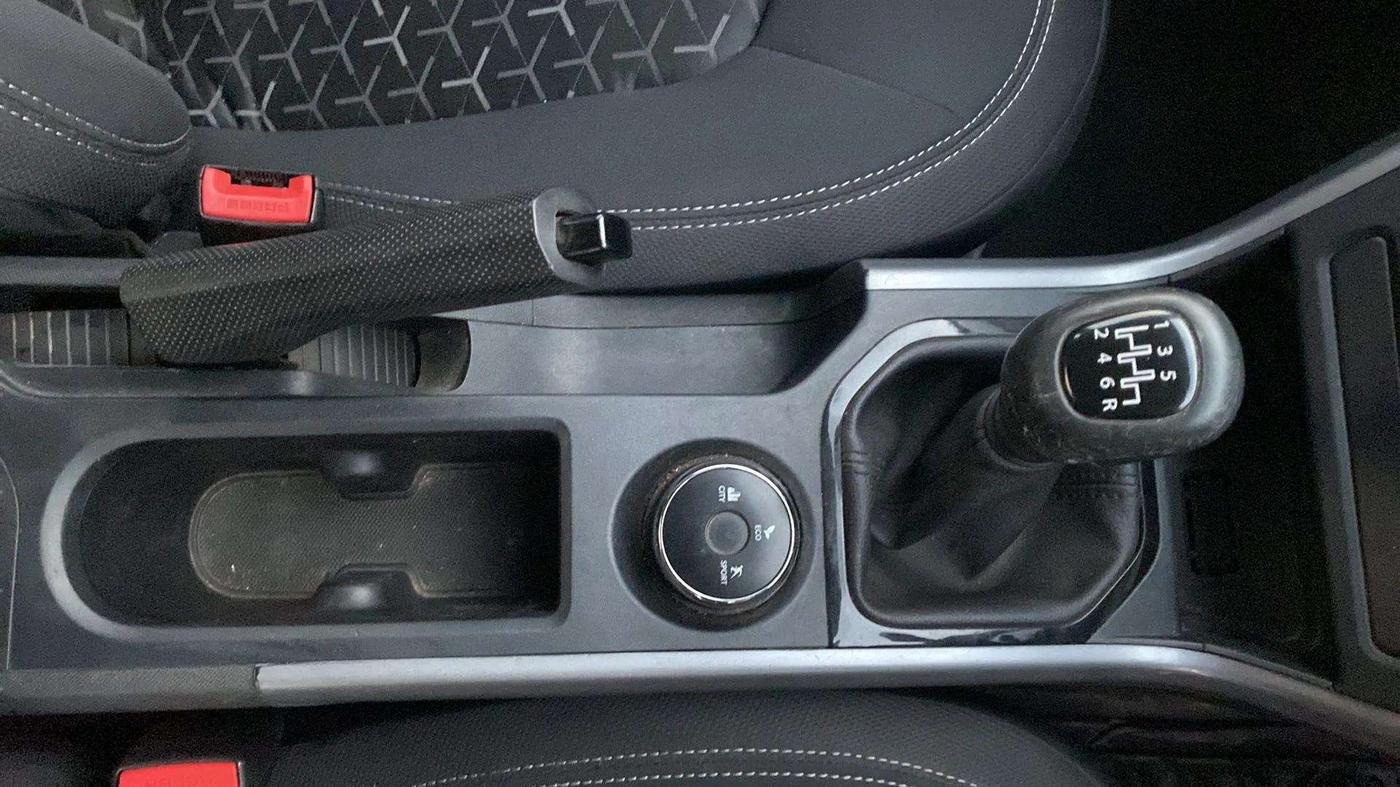 2020 Tata NEXON XE PETROL, Petrol, Manual, 40,370 km, Gear Lever