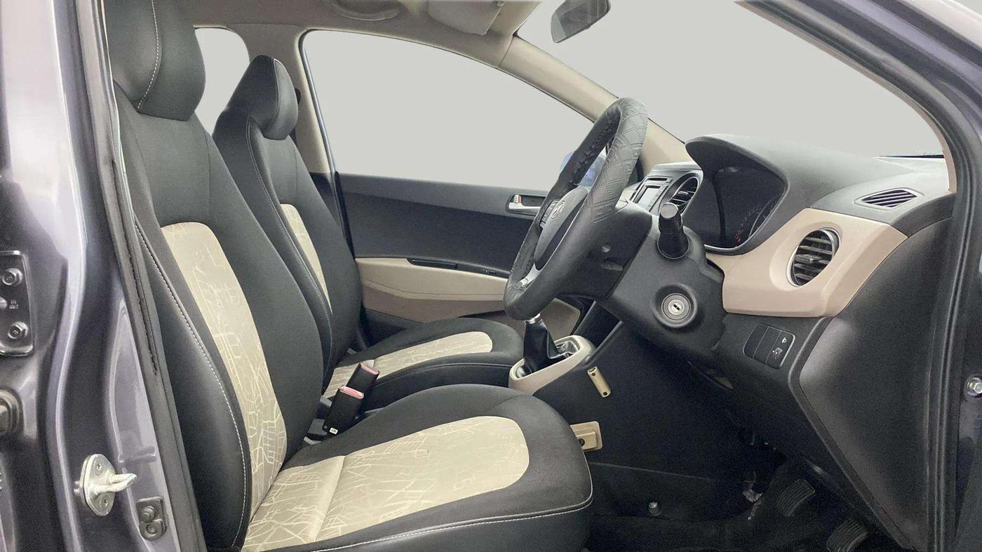 2016 Hyundai Grand i10 SPORTZ 1.2 KAPPA VTVT, Petrol, Manual, 79,712 km, Right Side Front Door Cabin