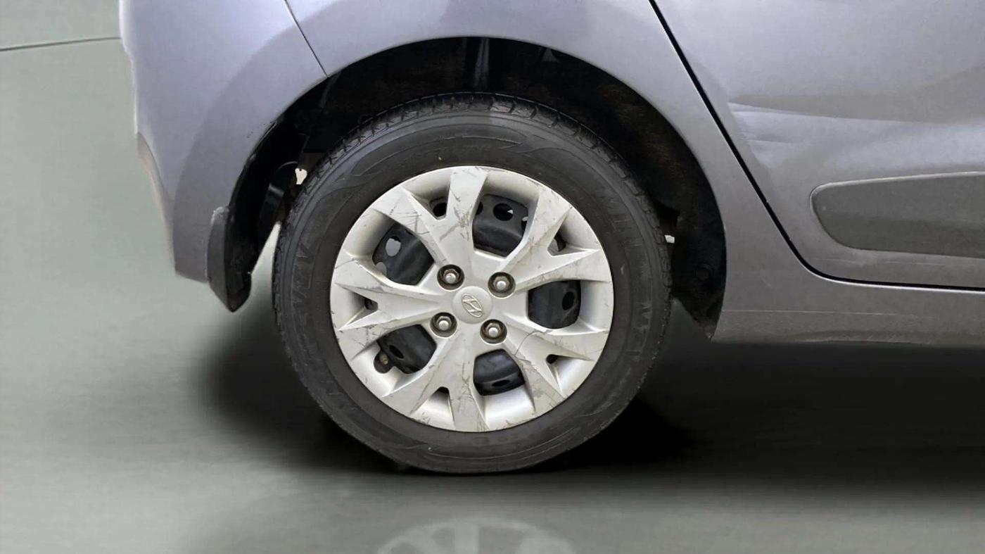 2016 Hyundai Grand i10 SPORTZ 1.2 KAPPA VTVT, Petrol, Manual, 79,712 km, Right Rear Wheel