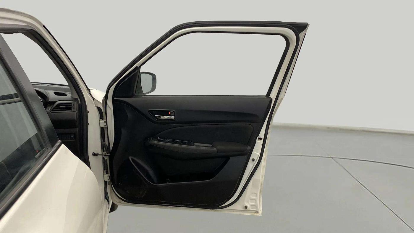 2018 Maruti Swift VXI, Petrol, Manual, 32,499 km, RHS Front Door