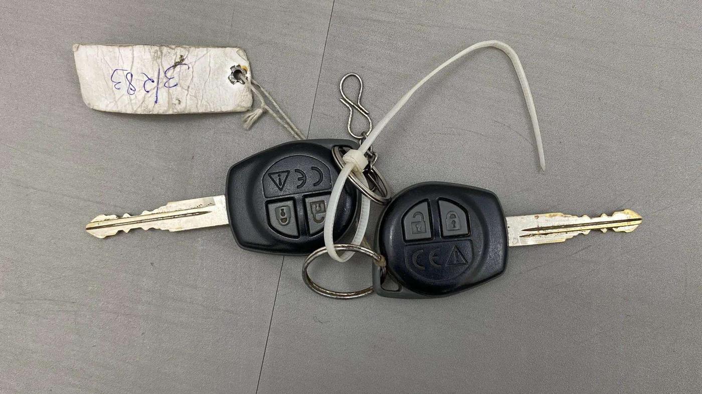 2018 Maruti Swift VXI, Petrol, Manual, 32,499 km, Key Close Up