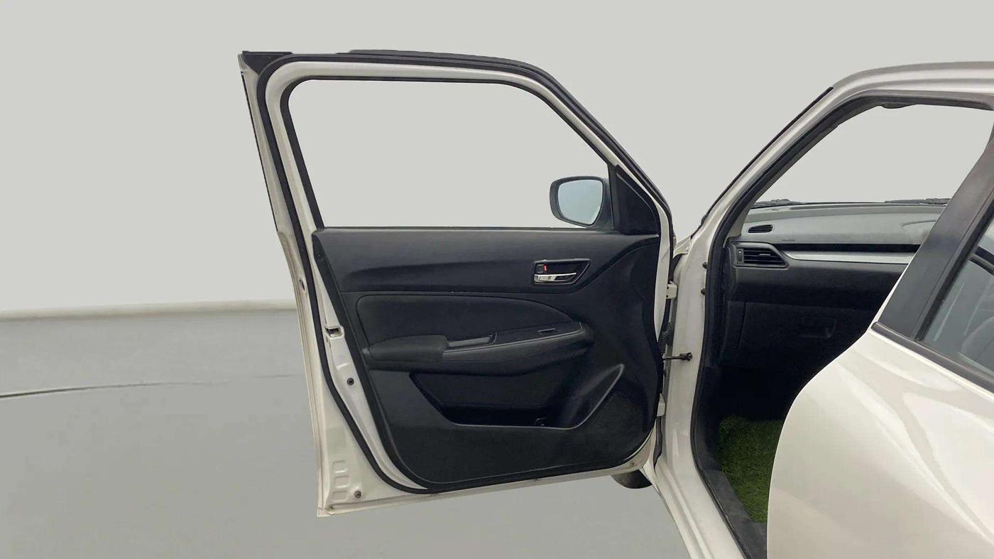 2018 Maruti Swift VXI, Petrol, Manual, 32,499 km, LHS Front Door