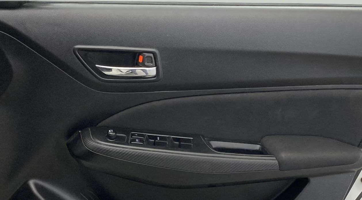 2018 Maruti Swift VXI, Petrol, Manual, 32,499 km, Driver Side Door Panels Control