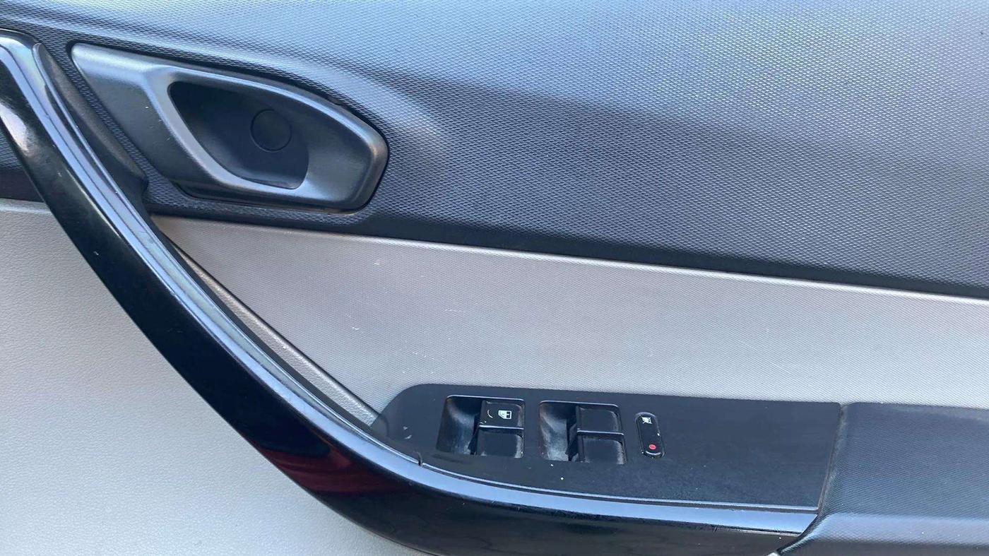 2018 Tata Tiago XT PETROL, CNG, Manual, 64,615 km, Driver Side Door Panels Control