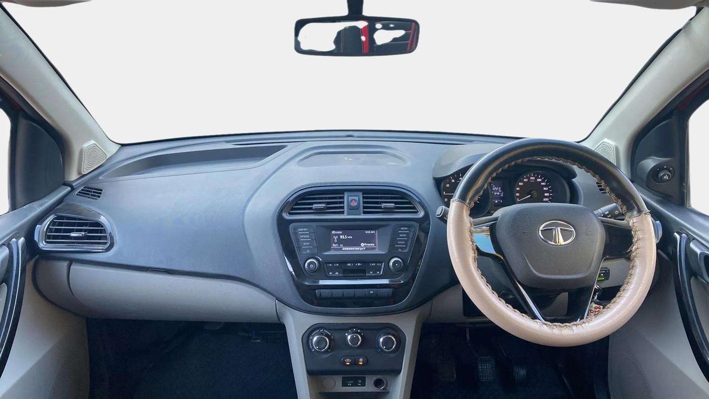 2018 Tata Tiago XT PETROL, CNG, Manual, 64,615 km, Dashboard