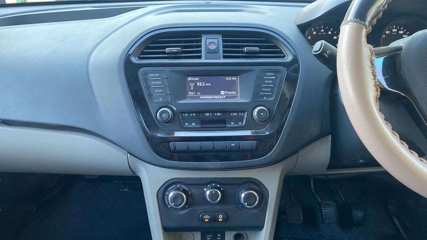 2018 Tata Tiago XT PETROL, CNG, Manual, 64,615 km, Air Conditioner