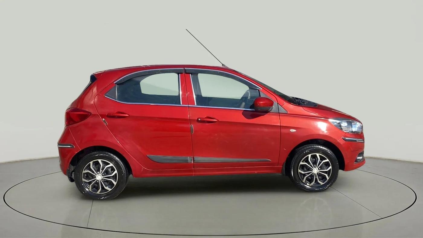 2018 Tata Tiago XT PETROL, CNG, Manual, 64,615 km, Right Side View