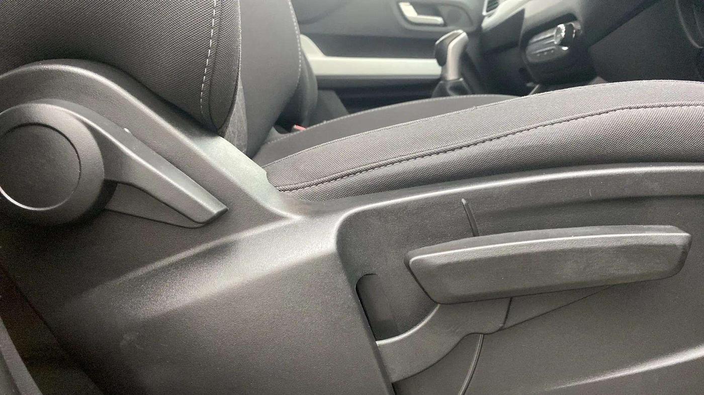 2022 Tata PUNCH CREATIVE  MT, Petrol, Manual, 5,467 km, Driver Side Adjustment Panel