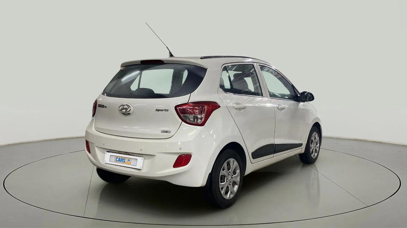2015 Hyundai Grand i10 SPORTZ 1.2 KAPPA VTVT, Petrol, Manual, 64,321 km, Right Back Diagonal