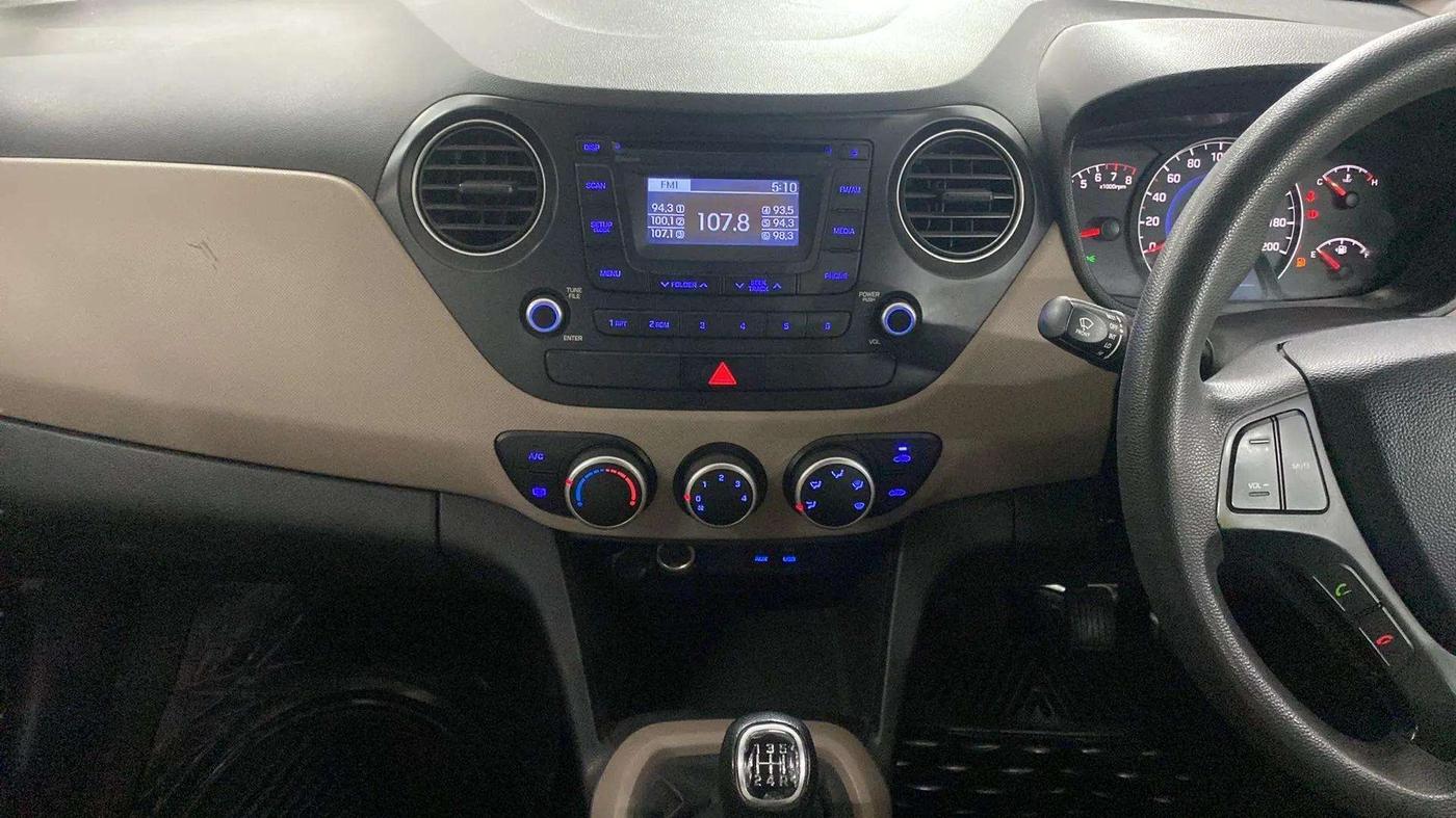2015 Hyundai Grand i10 SPORTZ 1.2 KAPPA VTVT, Petrol, Manual, 64,321 km, Air Conditioner