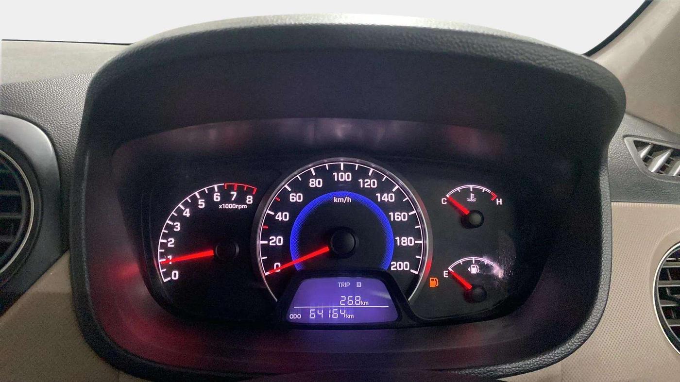 2015 Hyundai Grand i10 SPORTZ 1.2 KAPPA VTVT, Petrol, Manual, 64,321 km, Odometer Image