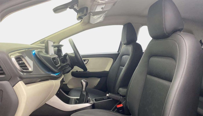 2021 Tata ALTROZ XZ PLUS PETROL, Petrol, Manual, 21,172 km, Right Side Front Door Cabin