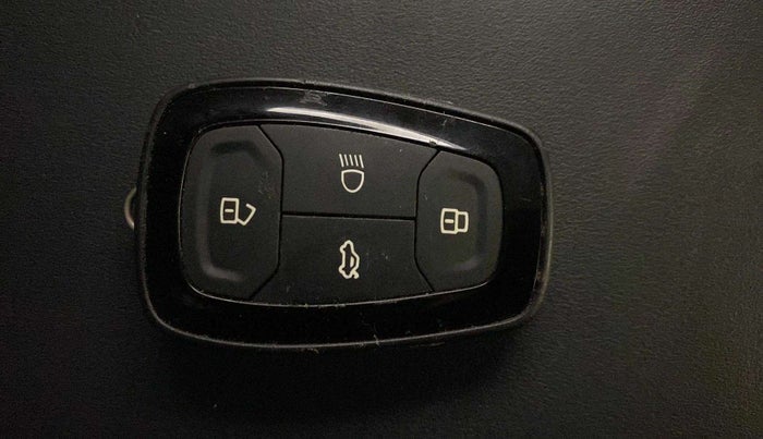 2021 Tata ALTROZ XZ PLUS PETROL, Petrol, Manual, 21,172 km, Key Close Up