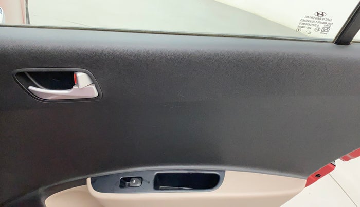 2017 Hyundai Grand i10 ASTA 1.2 KAPPA VTVT, Petrol, Manual, 40,581 km, Right rear window switch / handle - Window making noise/ moving slow