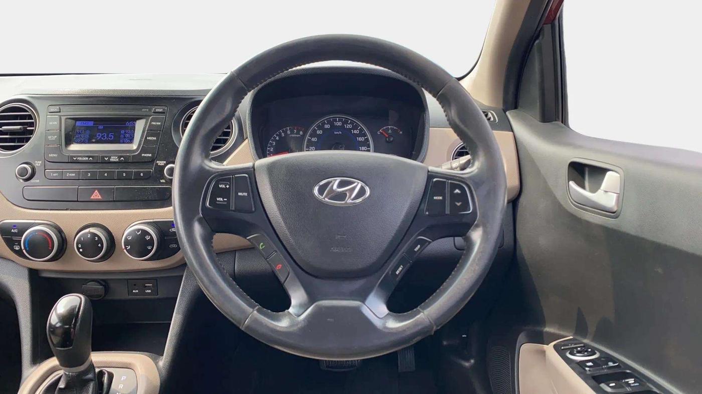 2016 Hyundai Grand i10 ASTA (O) AT 1.2 KAPPA VTVT, Petrol, Automatic, 33,114 km, Steering Wheel Close Up