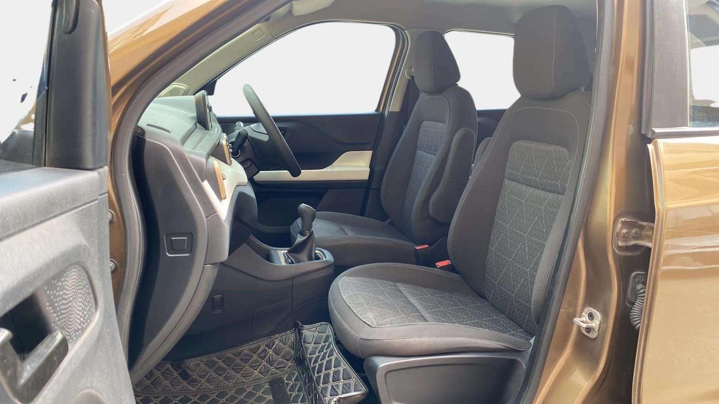 2023 Tata PUNCH ACCOMPLISHED MT CNG, CNG, Manual, 34,564 km, Right Side Front Door Cabin