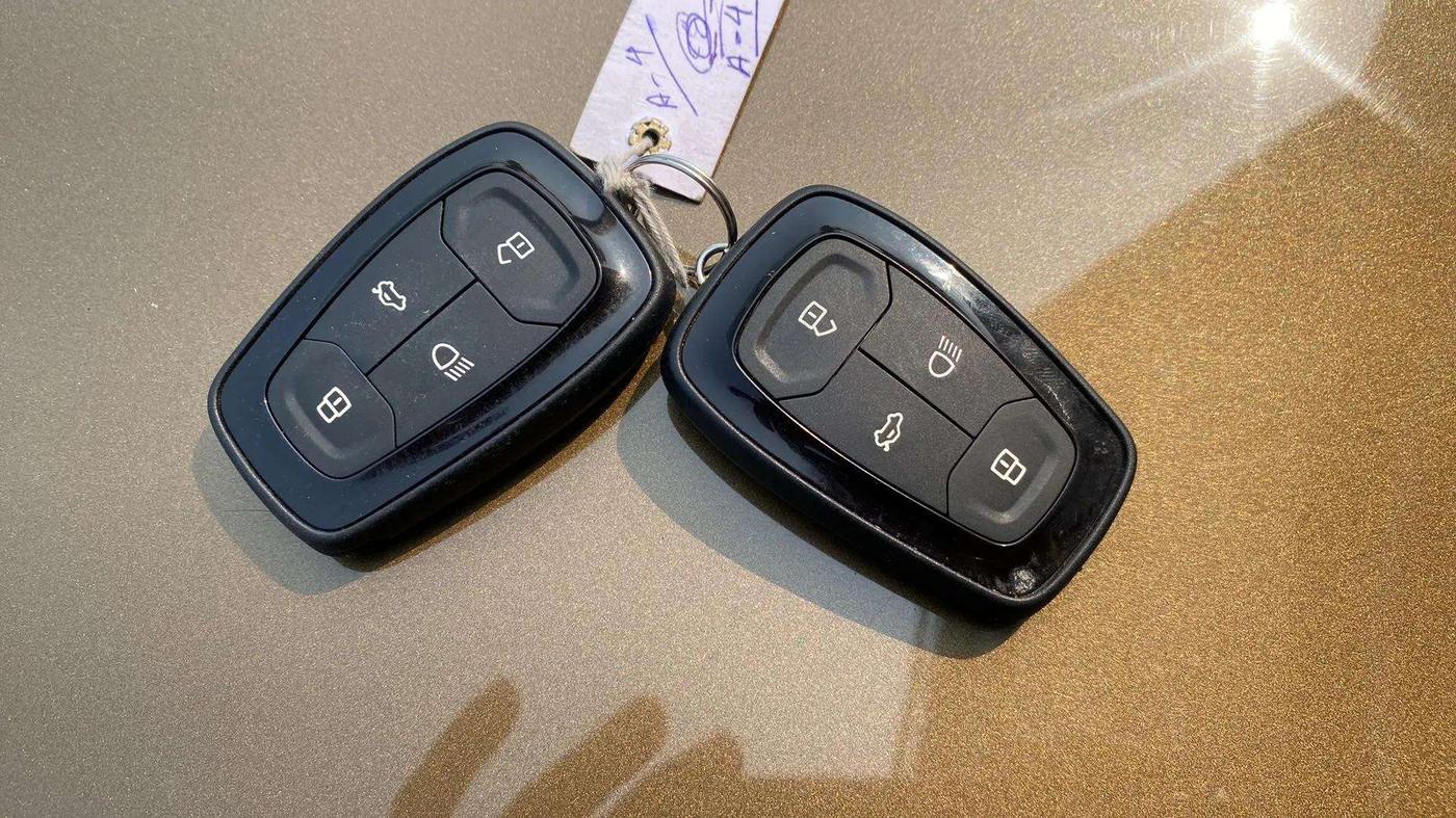 2023 Tata PUNCH ACCOMPLISHED MT CNG, CNG, Manual, 34,564 km, Key Close Up