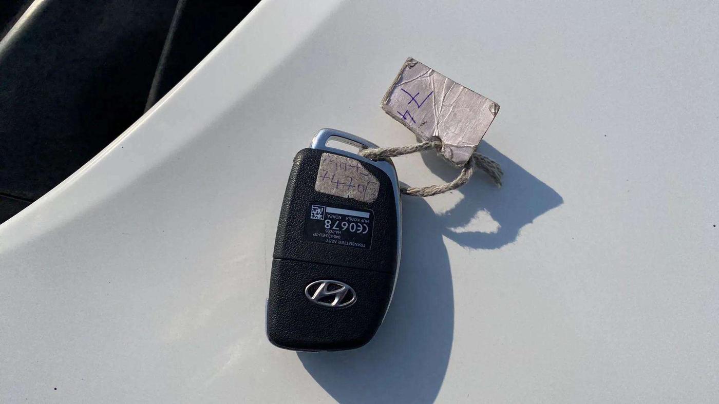 2015 Hyundai Xcent S 1.2, Petrol, Manual, 76,069 km, Key Close Up