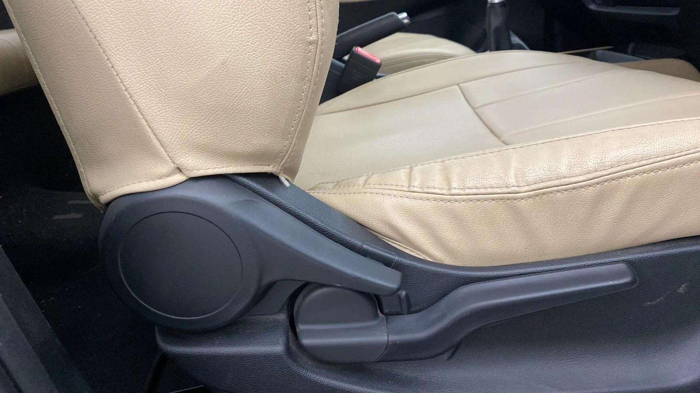 2021 Honda City 1.5L I-VTEC V MT 5TH GEN, Petrol, Manual, 30,277 km, Driver Side Adjustment Panel
