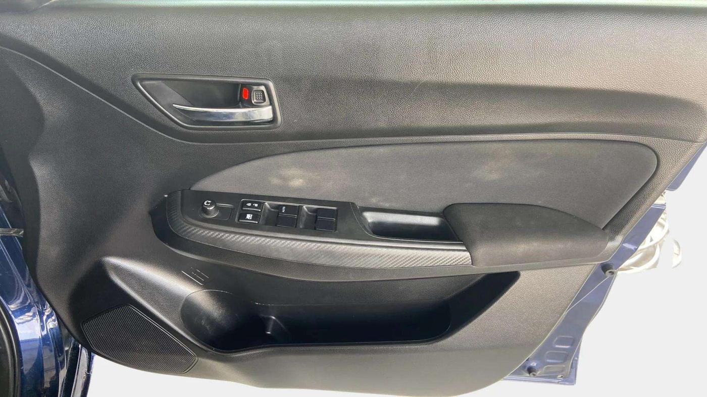 2022 Maruti Swift VXI, Petrol, Manual, 25,426 km, Driver Side Door Panels Control