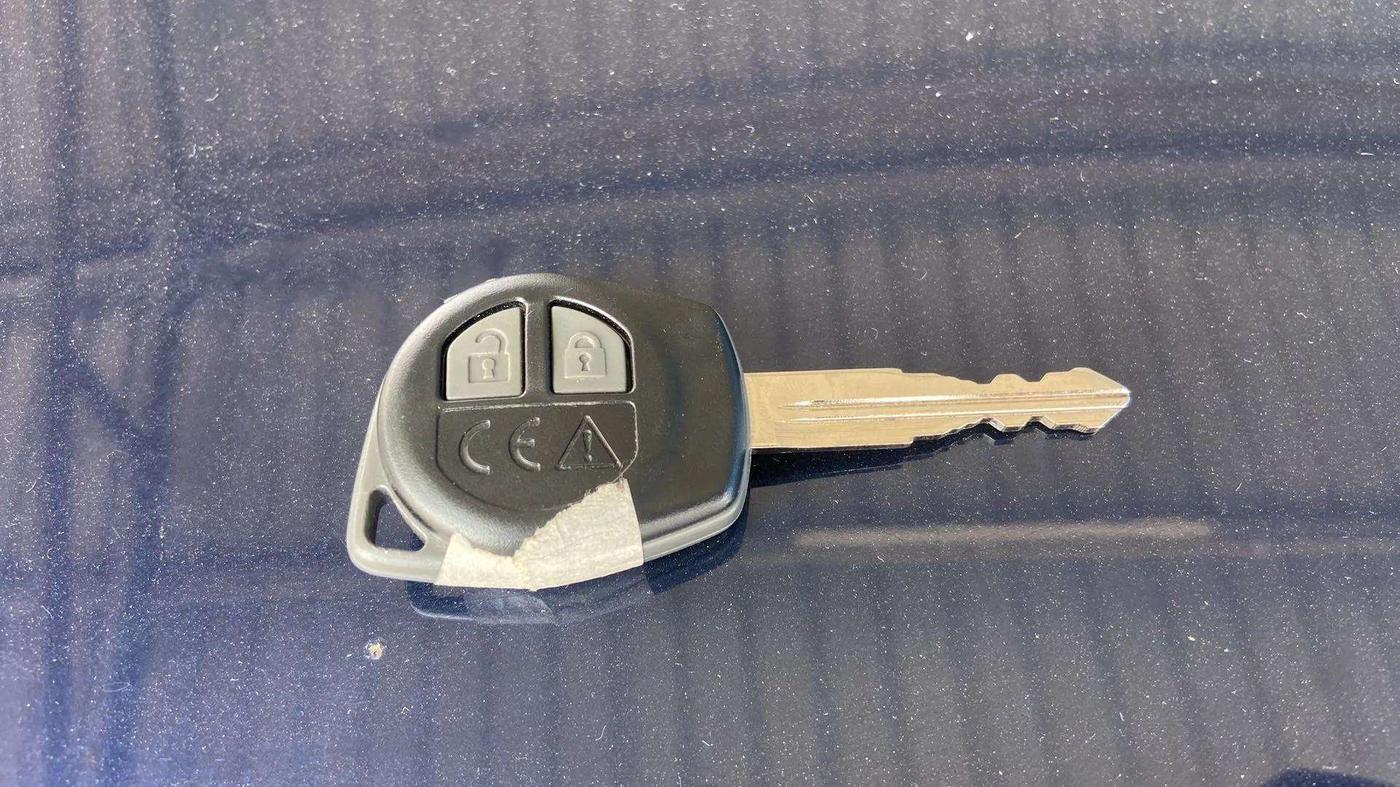 2022 Maruti Swift VXI, Petrol, Manual, 25,426 km, Key Close Up