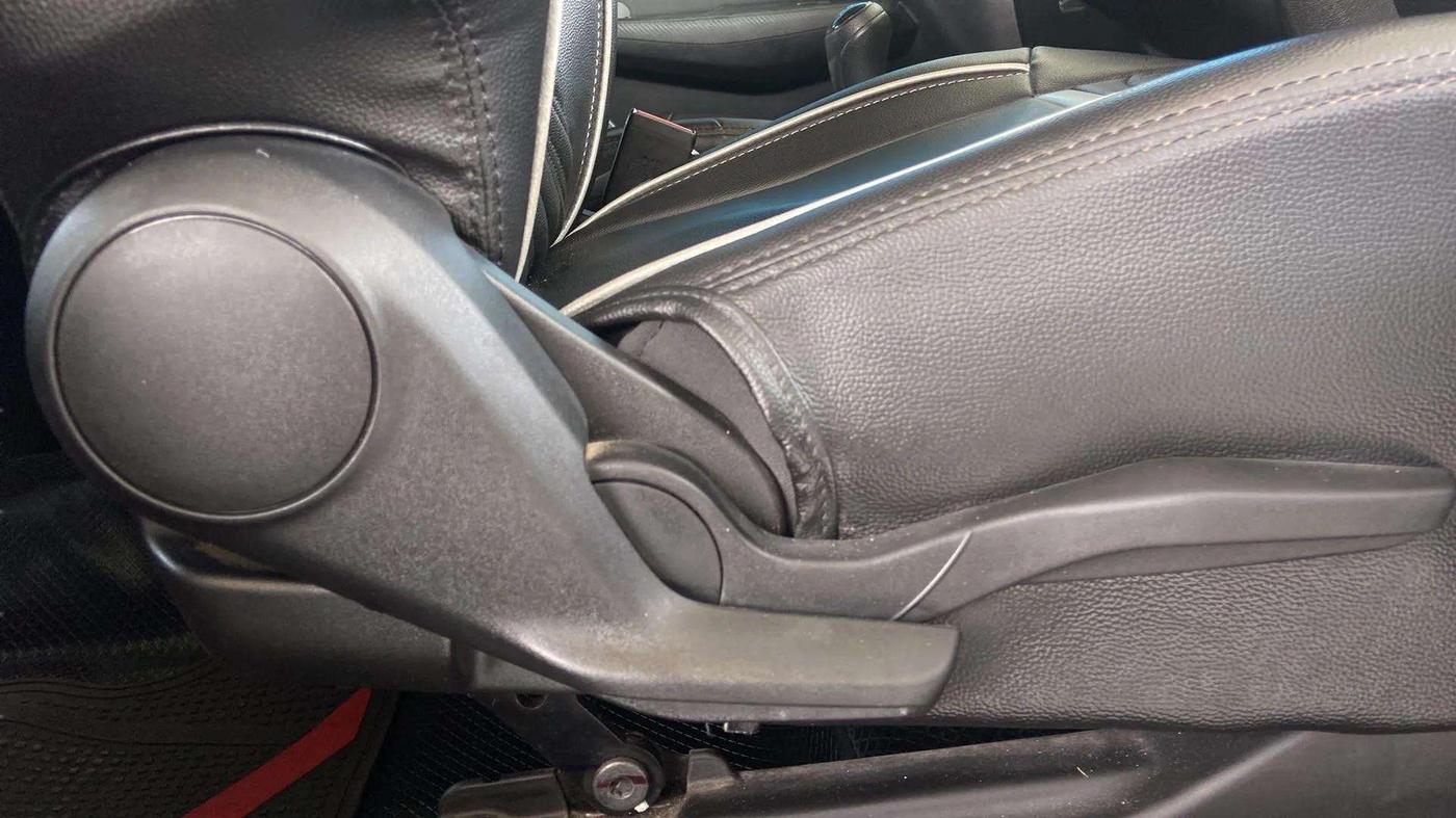 2022 Maruti Swift VXI, Petrol, Manual, 25,426 km, Driver Side Adjustment Panel
