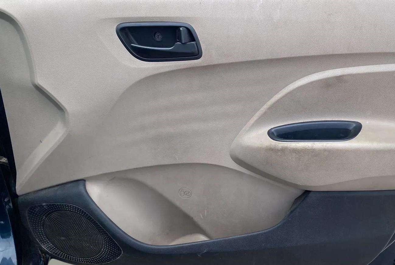 2020 Hyundai NEW SANTRO MAGNA 1.1 CORPORATE EDITION, Petrol, Manual, 58,539 km, Driver Side Door Panels Control
