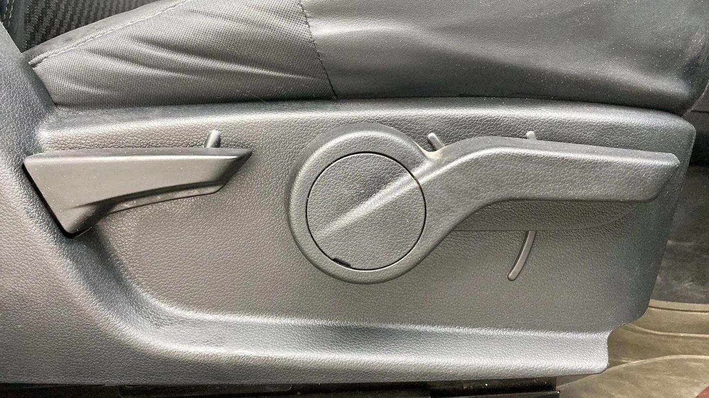 2021 Mahindra Thar LX  P 4WD AT CONVERTIBLE, Petrol, Automatic, 40,553 km, Driver Side Adjustment Panel