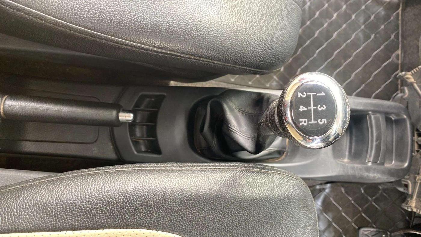 2016 Maruti Wagon R 1.0 VXI, Petrol, Manual, 31,091 km, Gear Lever